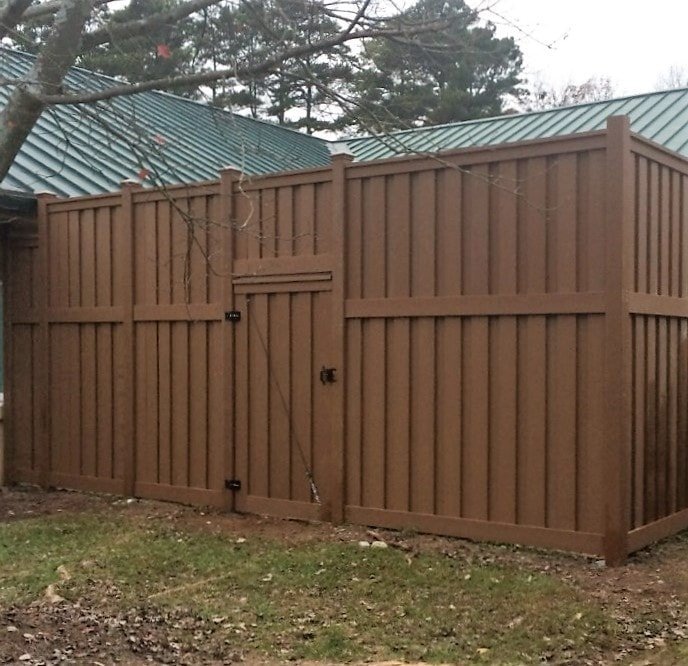 riverwoods-behavioural-health-enclosure-trex-fencing-atlanta-ga A space secured by 10 ft. tall Trex Fencing and a gate.