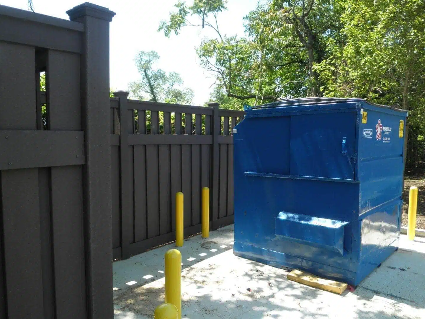 Trex Seclusions Dumpster Enclosure A dumpster enclosure in Washington DC made from the Trex Seclusions composite fencing system