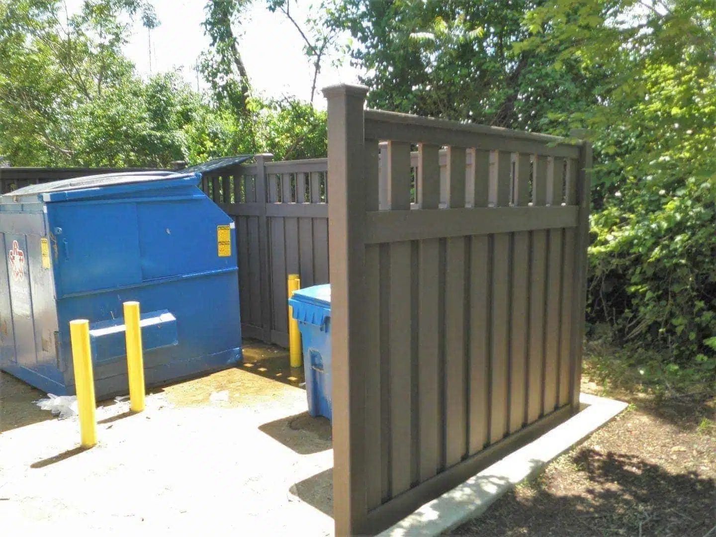 Trex Fencing Trash Enclosure A Trash Enclosure using Trex Fencing composite materials