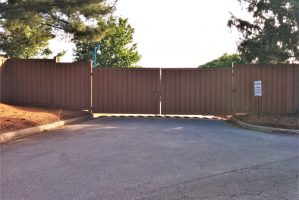 High-Point-University-Yard-Entry-Trex-Fencing High-Point-University-Yard-Entry-Trex-Fencing