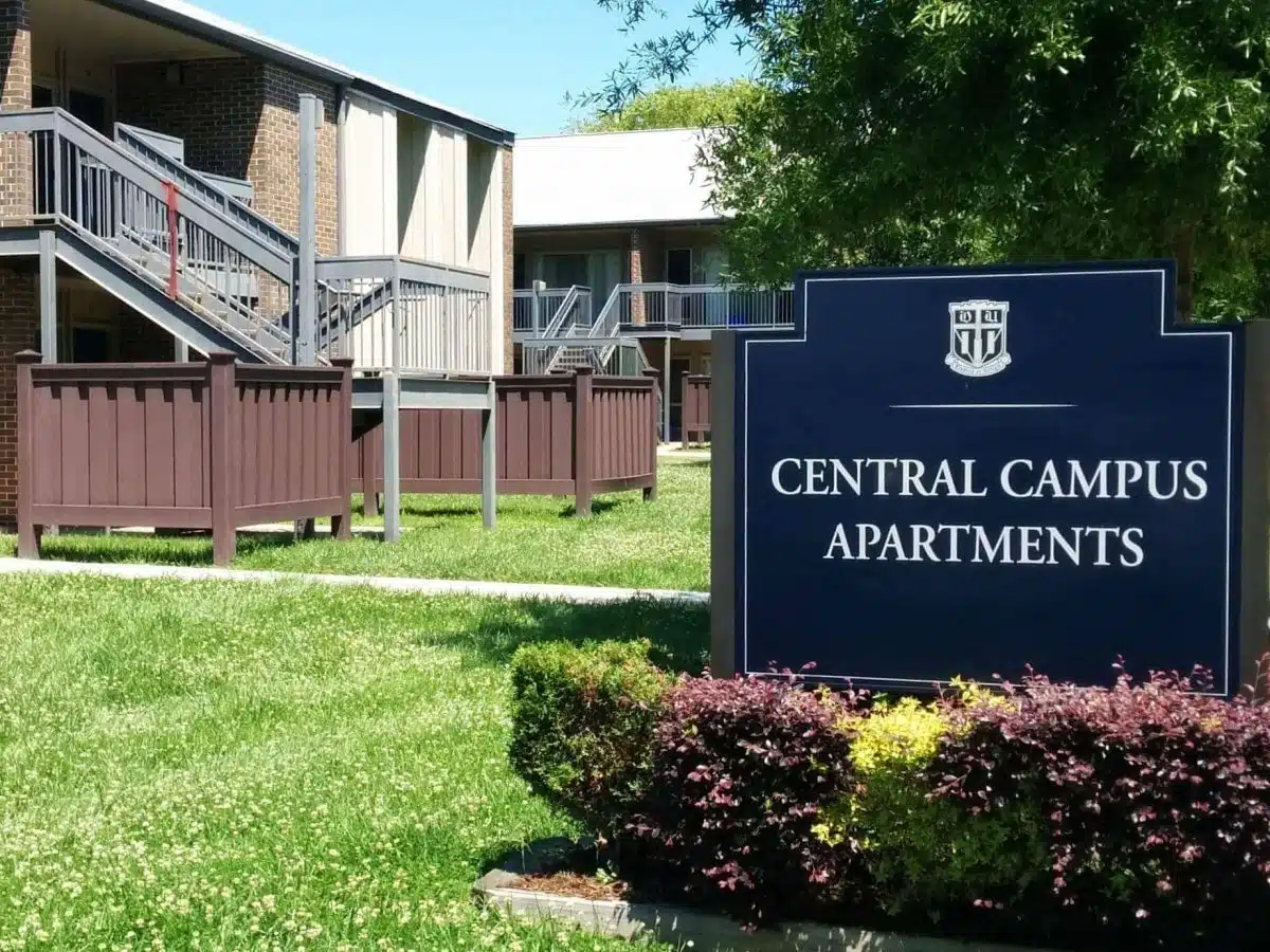 Trex Fencing - Duke University Privacy Screens >> Architects and Engineers 4