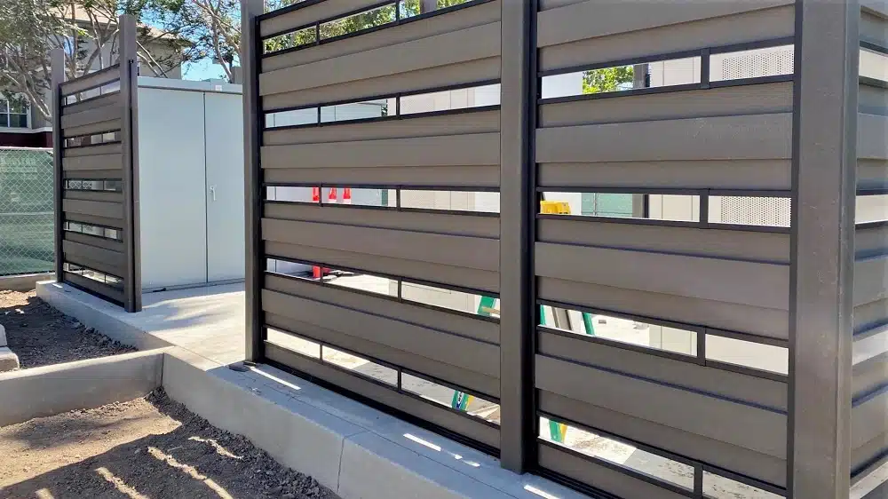 Trex semi-privacy horizontal fence A Trex Semi-Privacy Fence for an enclosure