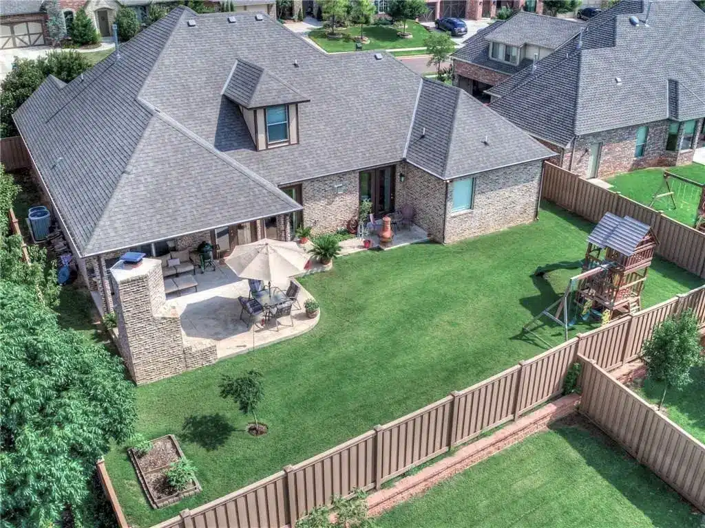 Trex Seclusions Fencing as a Security Fence 1