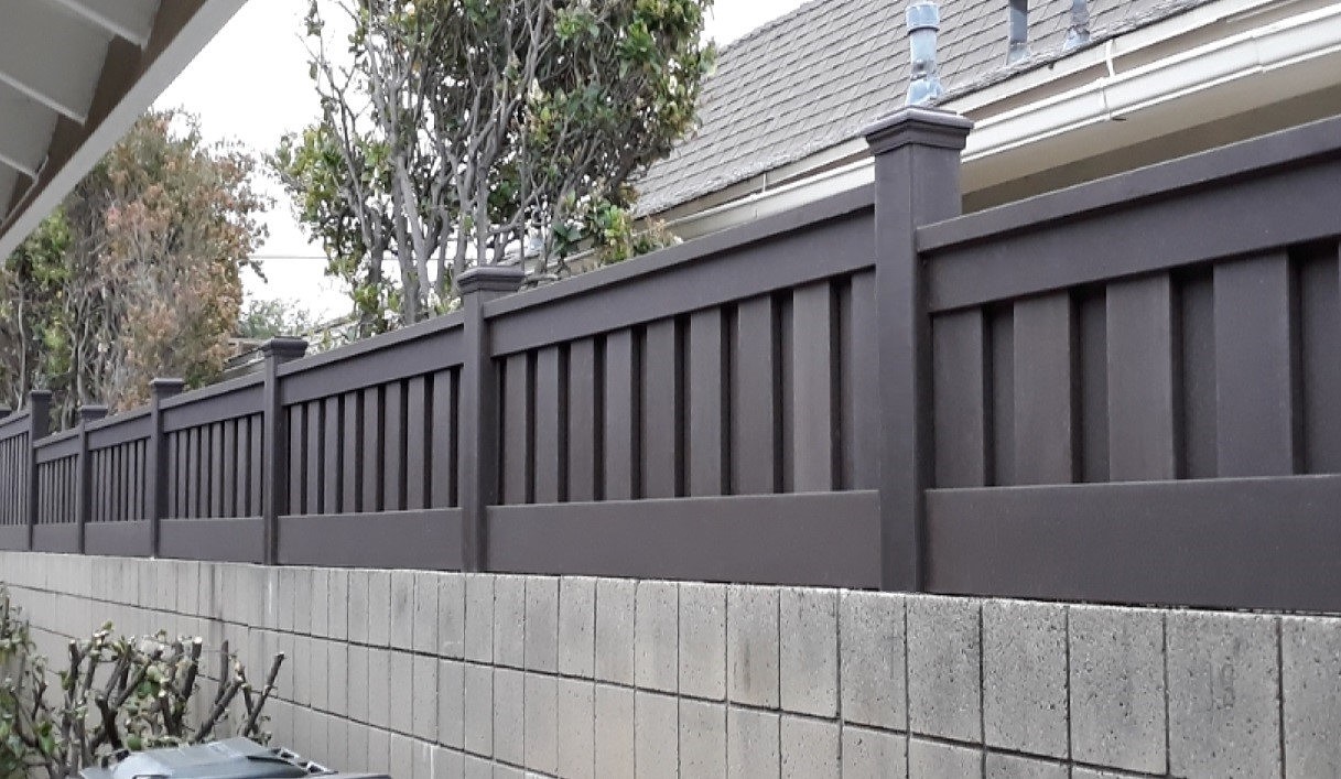 Trex Fencing - Wall topper for California backyard Trex Composite Fencing in San Diego | Find Local Dealers & Installers 2